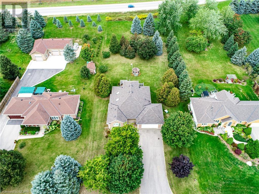 865 DIANNE Crescent
