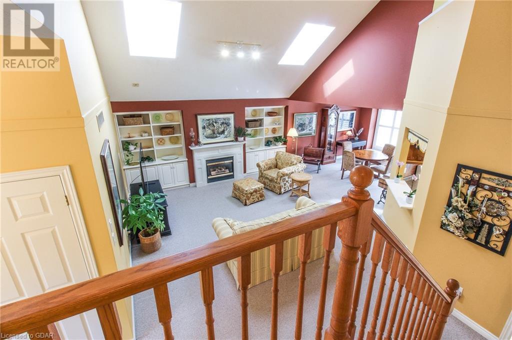 865 DIANNE Crescent