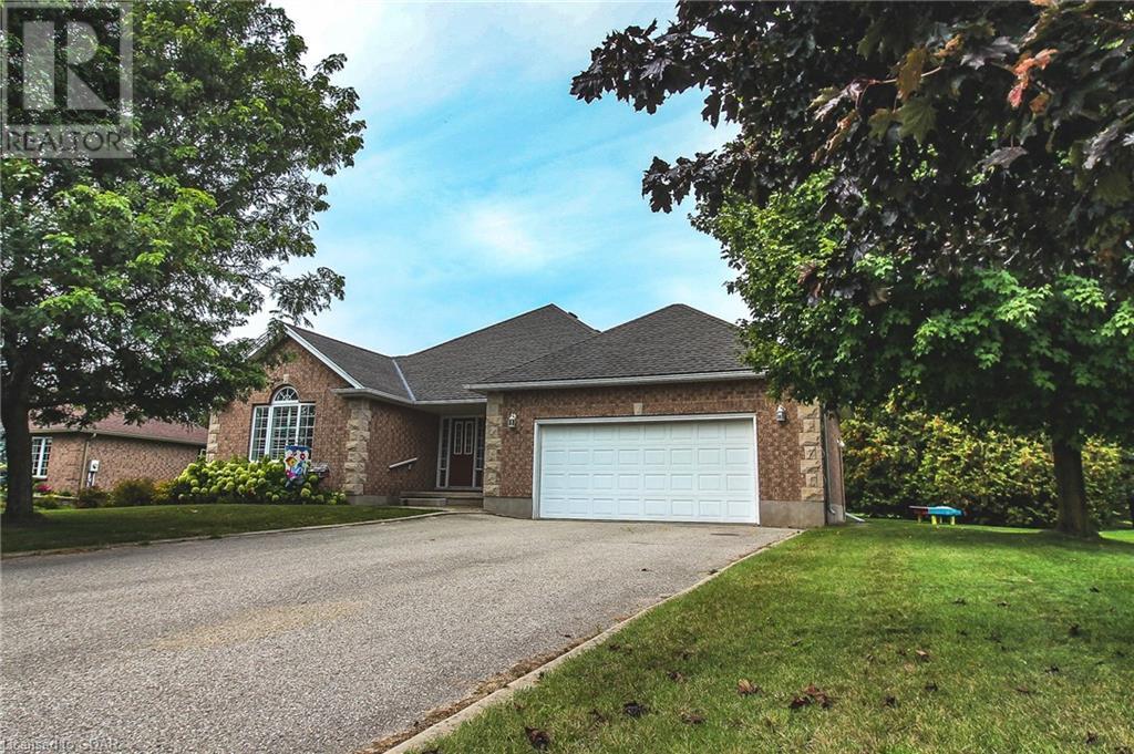 865 DIANNE Crescent