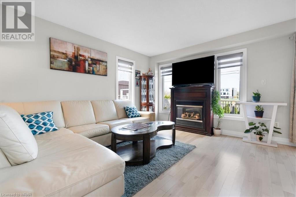 220 APPLE TREE Court