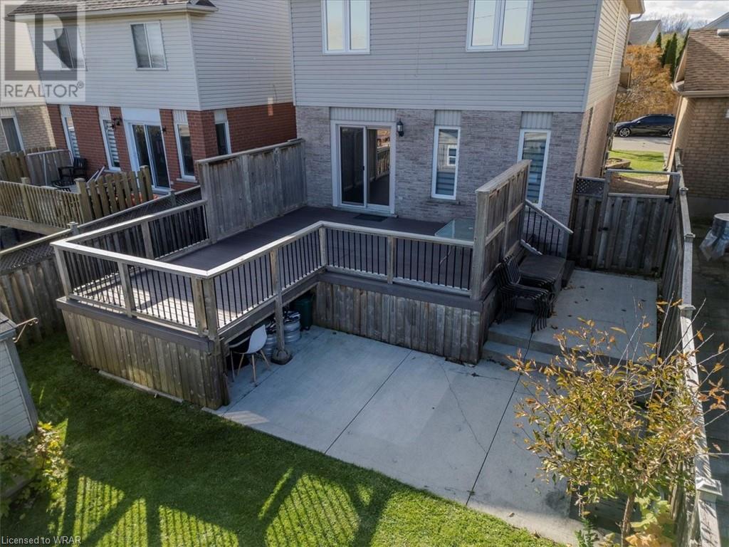 220 APPLE TREE Court