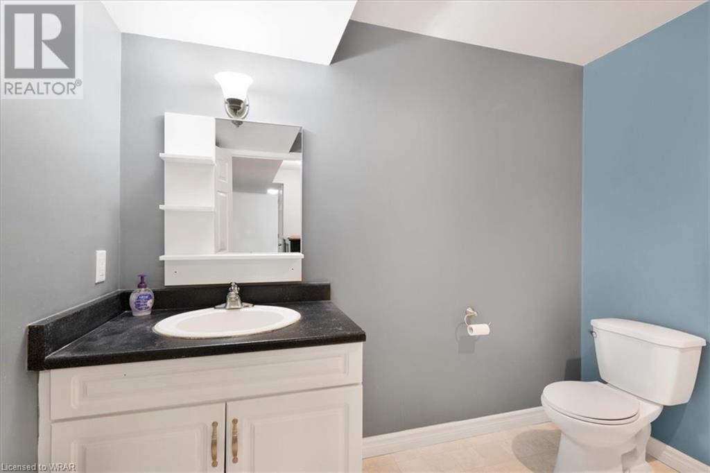 220 APPLE TREE Court