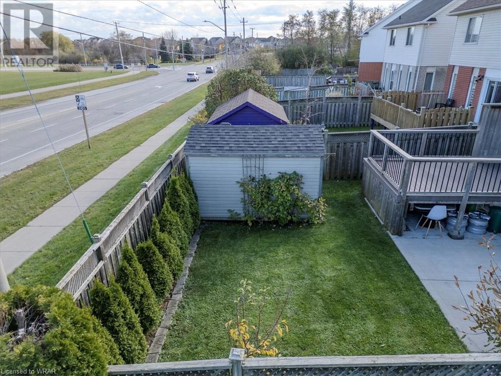 220 APPLE TREE Court