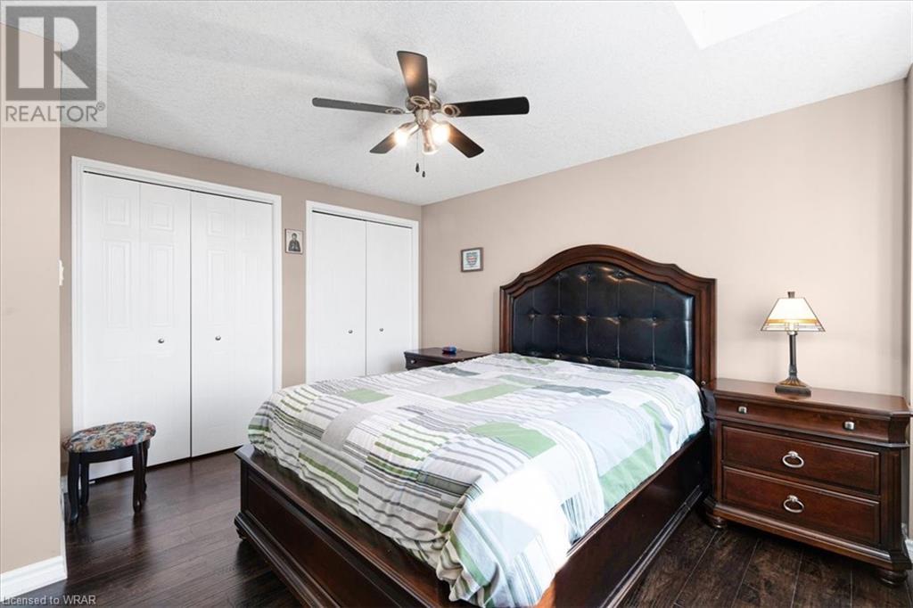 220 APPLE TREE Court