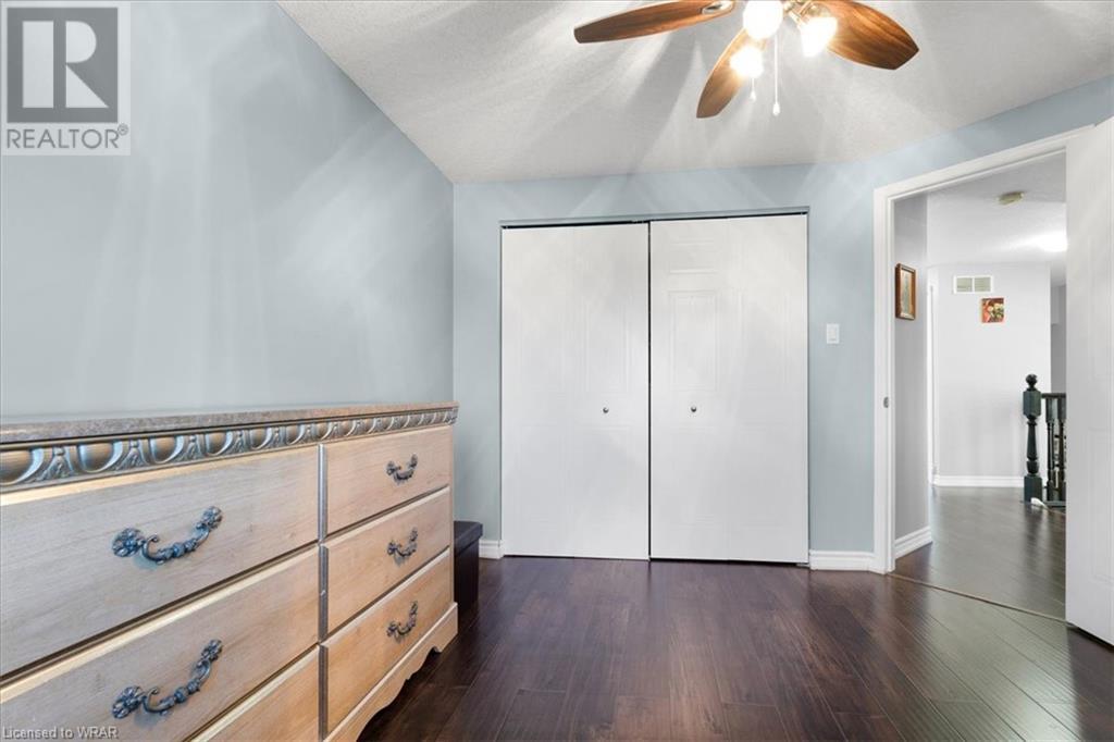 220 APPLE TREE Court