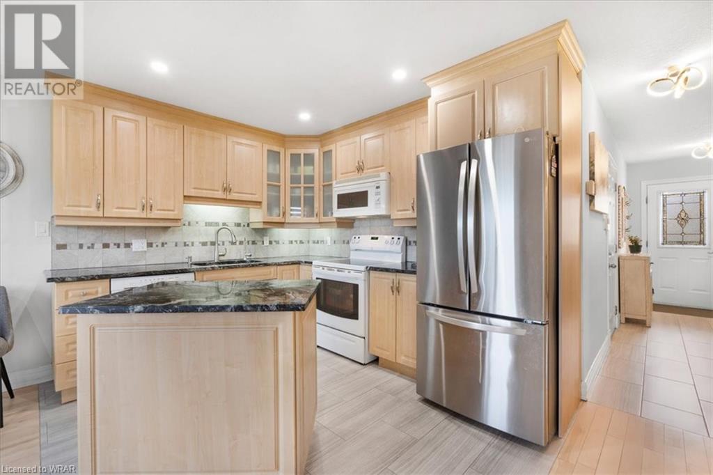 220 APPLE TREE Court