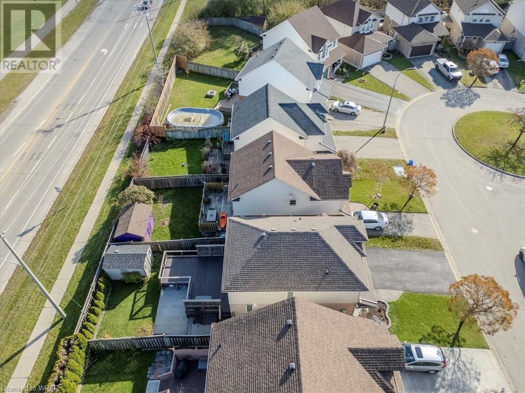 220 APPLE TREE Court