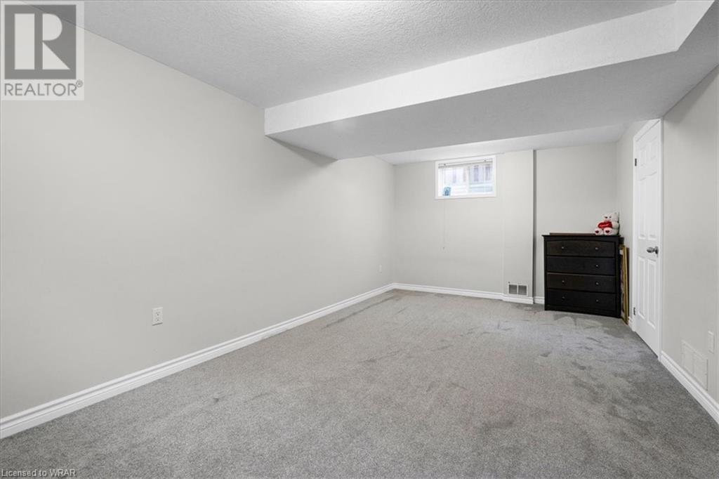 220 APPLE TREE Court