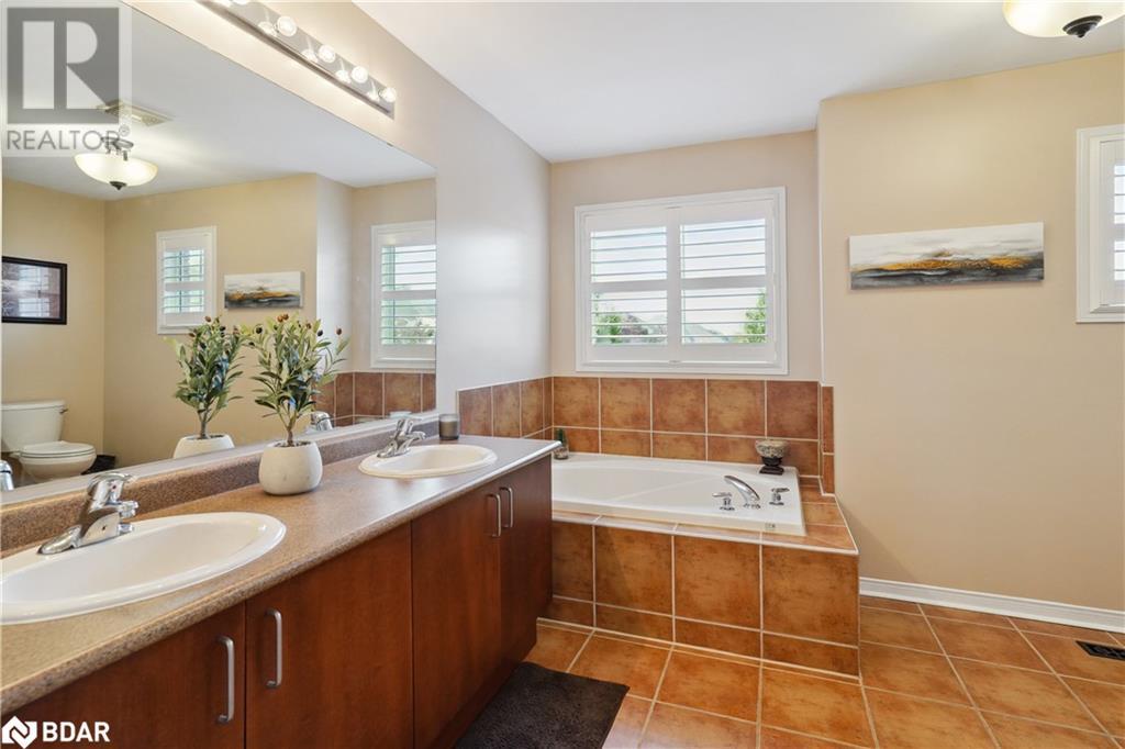 32 VINEYARD Avenue