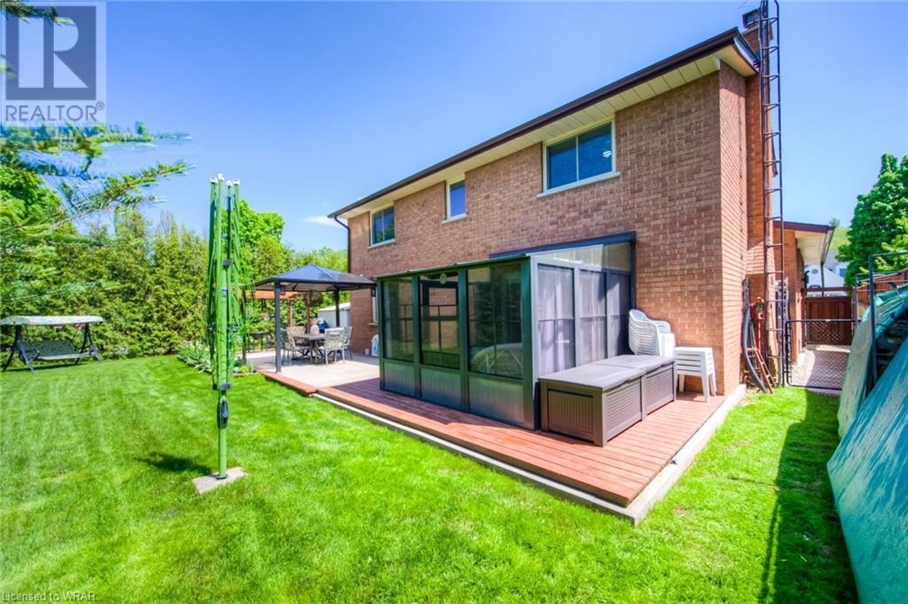 400 STRAWBERRY Crescent