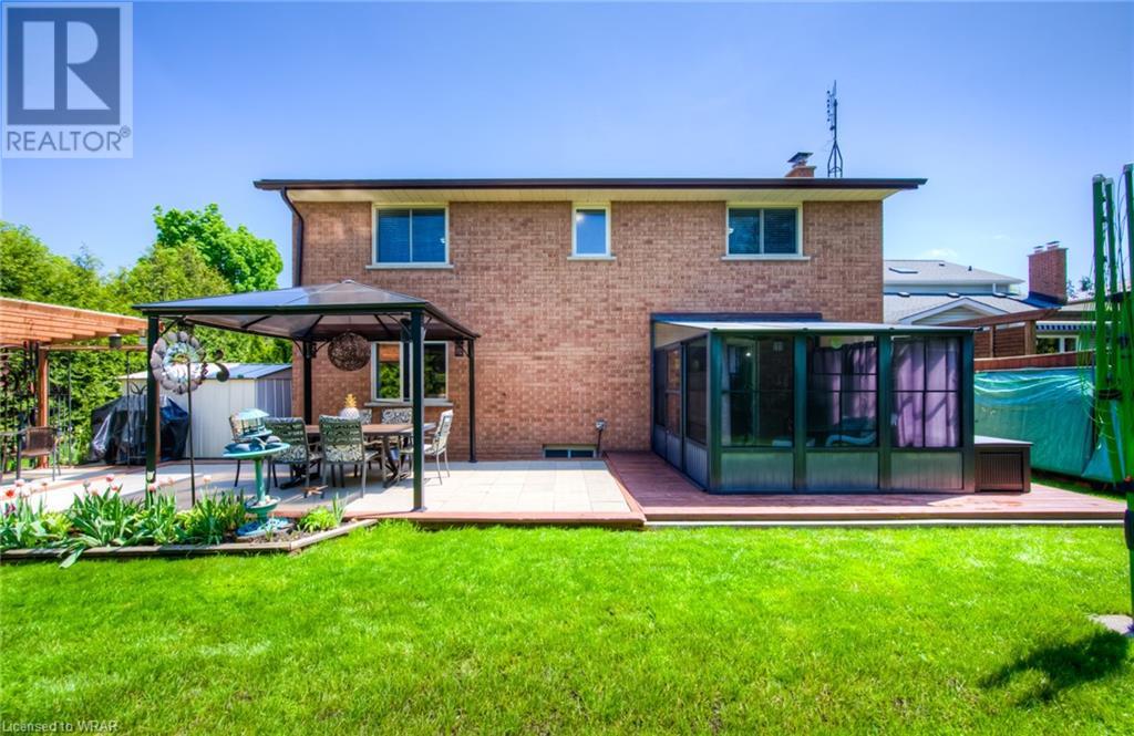 400 STRAWBERRY Crescent