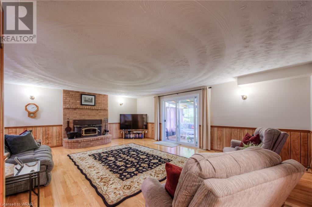 400 STRAWBERRY Crescent