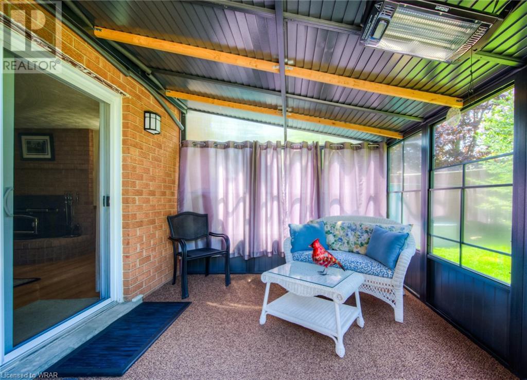 400 STRAWBERRY Crescent