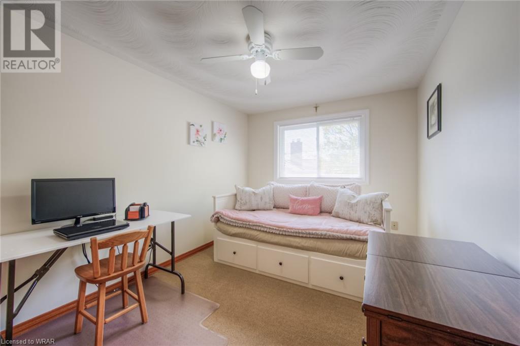 400 STRAWBERRY Crescent