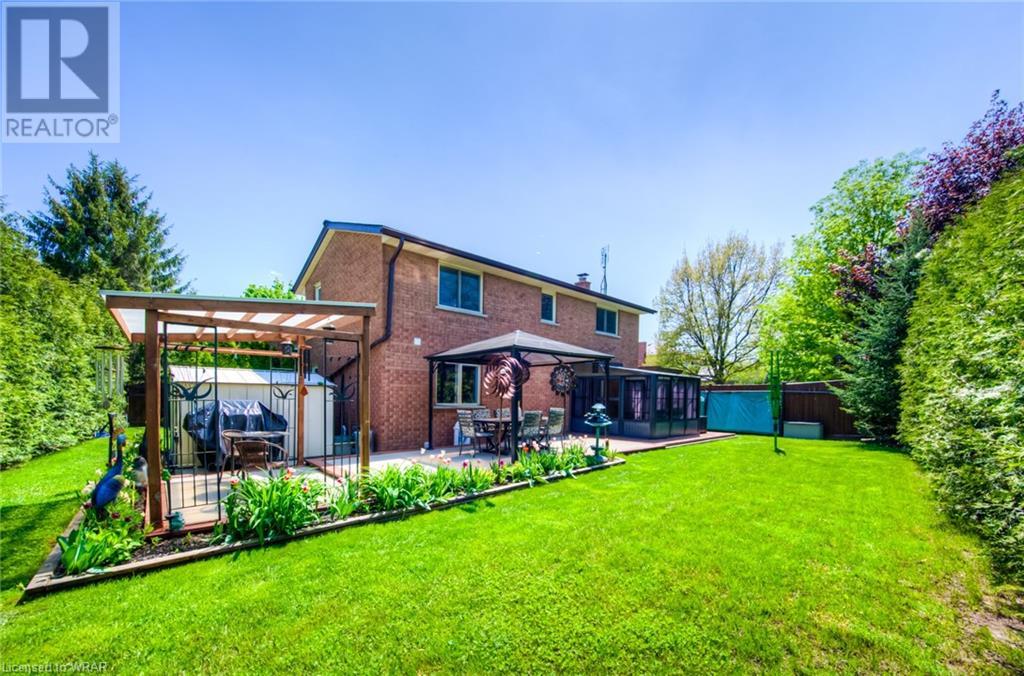 400 STRAWBERRY Crescent