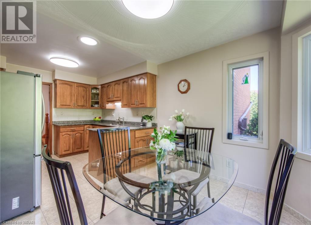 400 STRAWBERRY Crescent