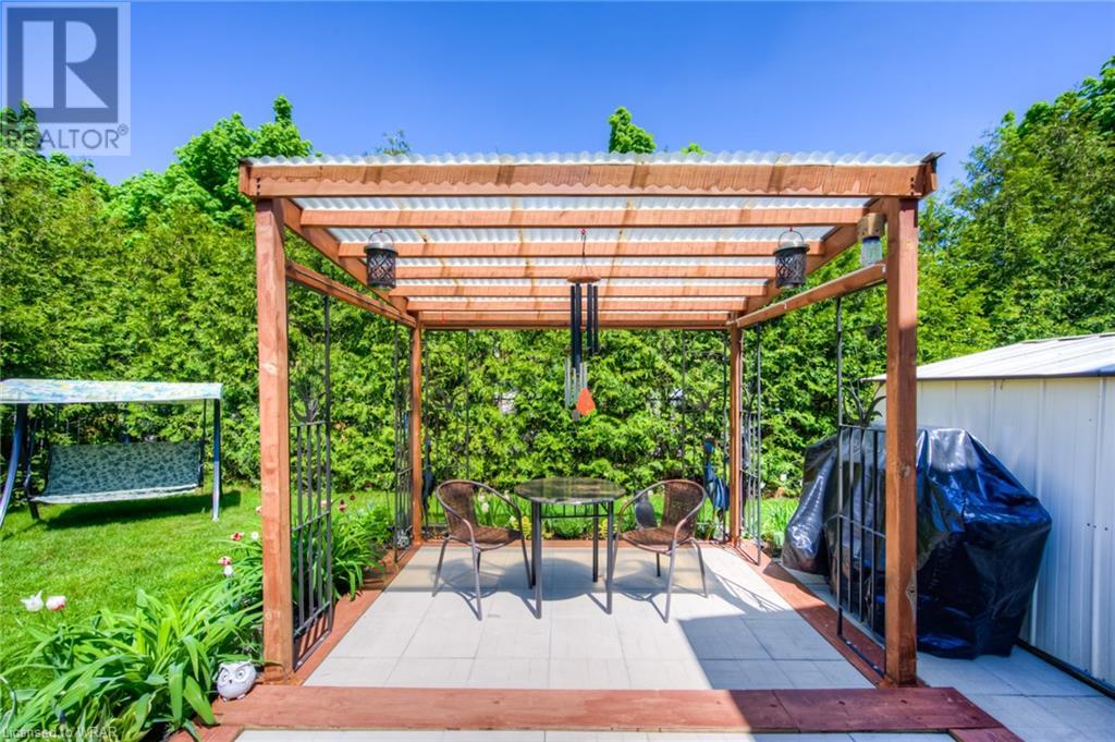 400 STRAWBERRY Crescent