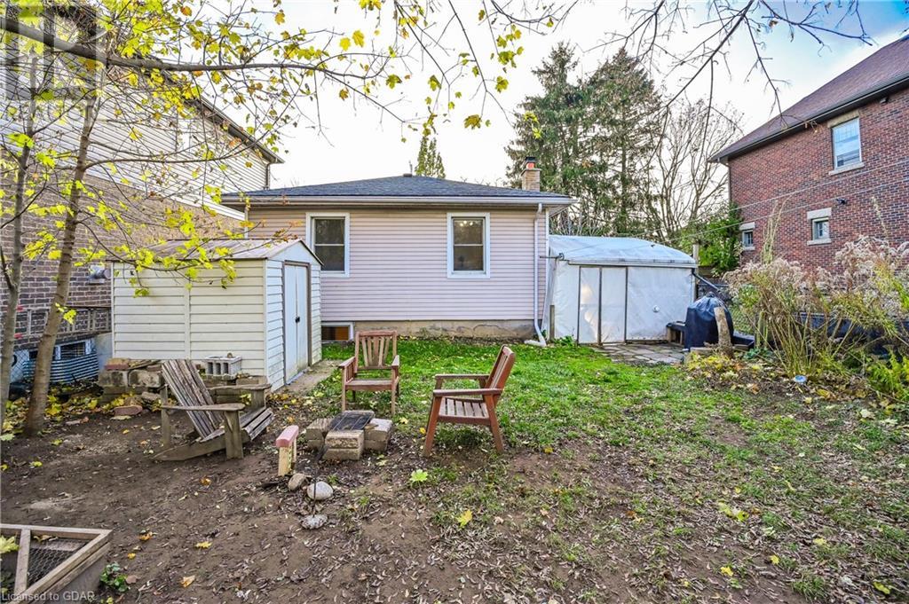 16 MENZIE Avenue
