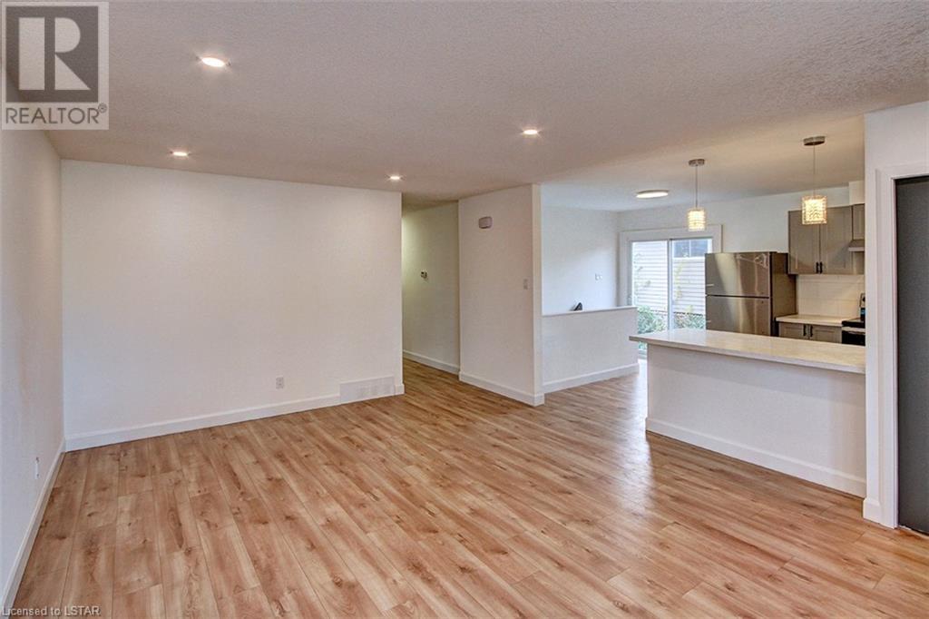 11 MURIEL Crescent