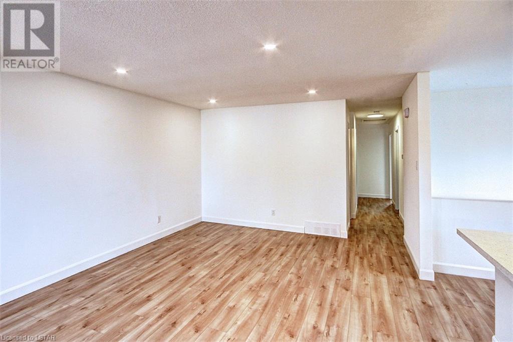 11 MURIEL Crescent