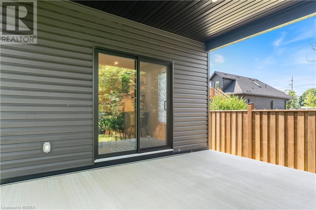 7 ROBINSON Avenue