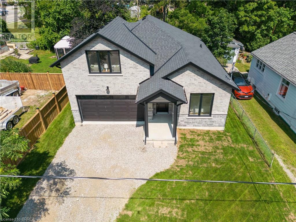 7 ROBINSON Avenue