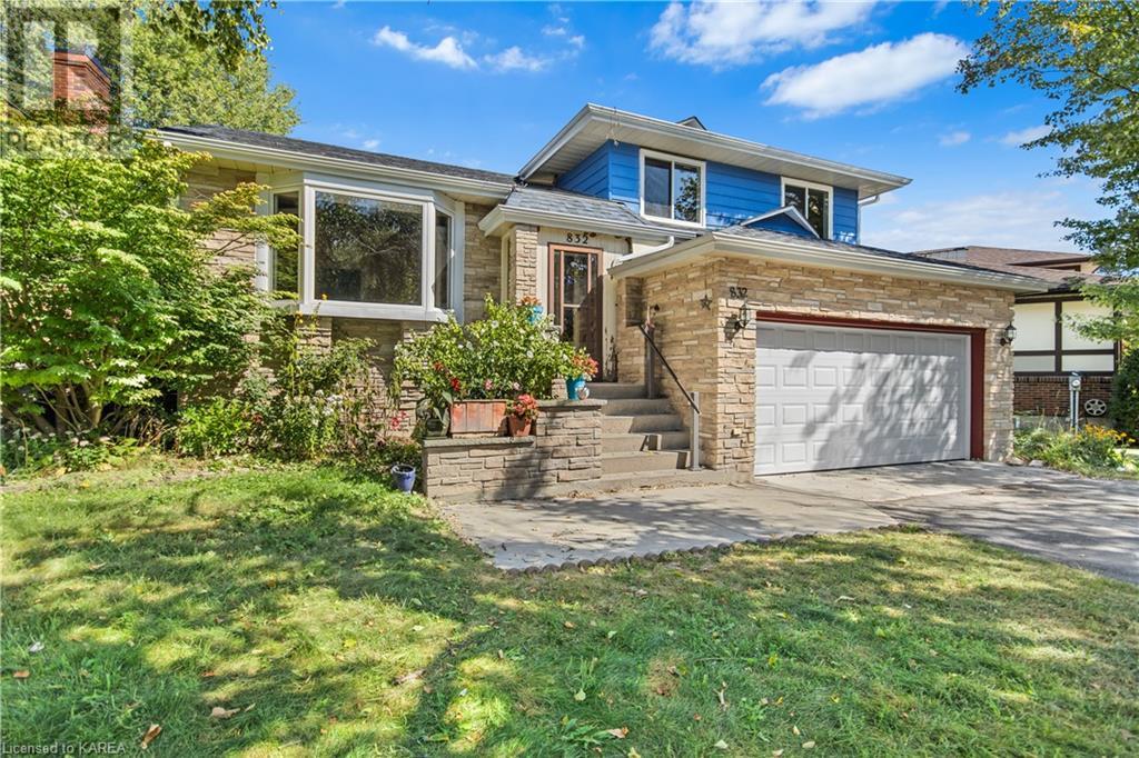 832 PURCELL Crescent