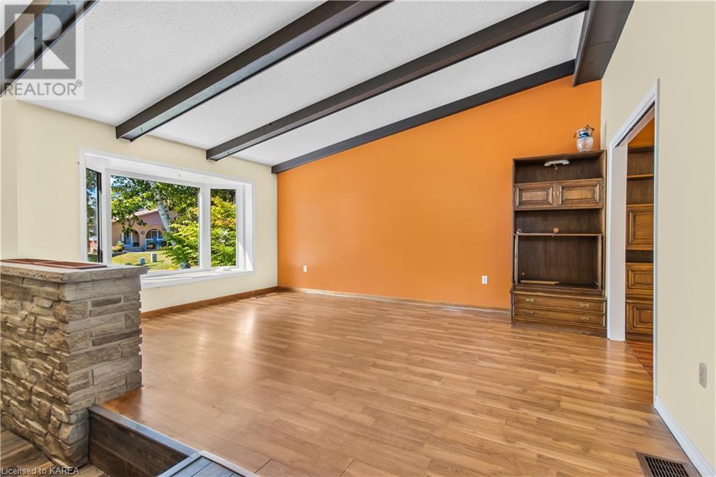 832 PURCELL Crescent