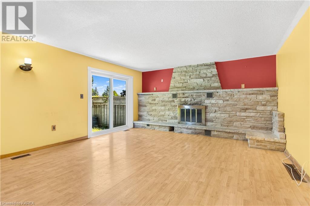 832 PURCELL Crescent