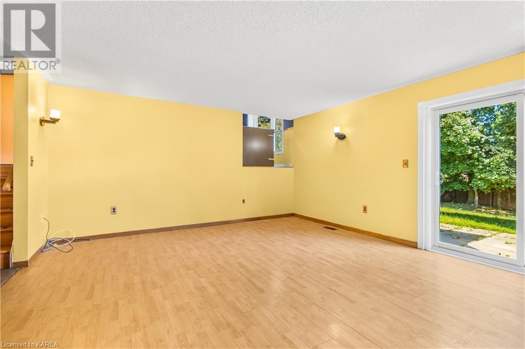 832 PURCELL Crescent