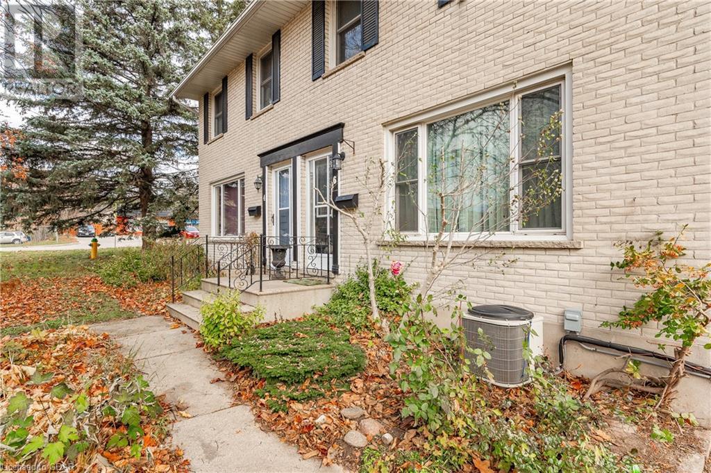 6 WINDERMERE Court