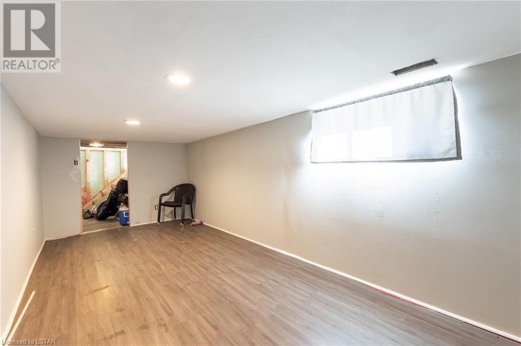 6 APPEL Street