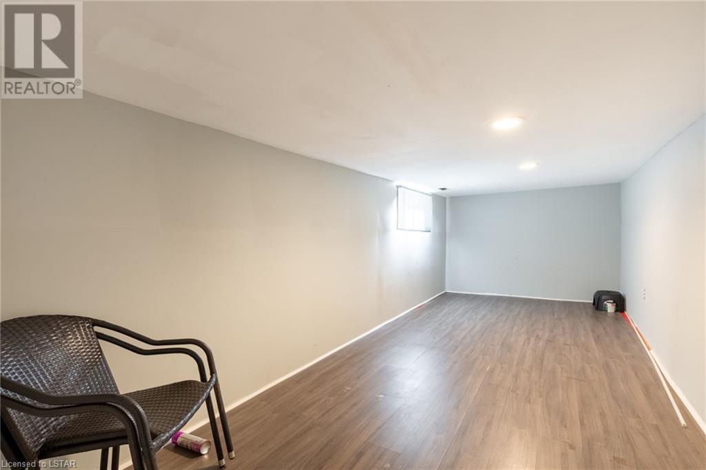 6 APPEL Street