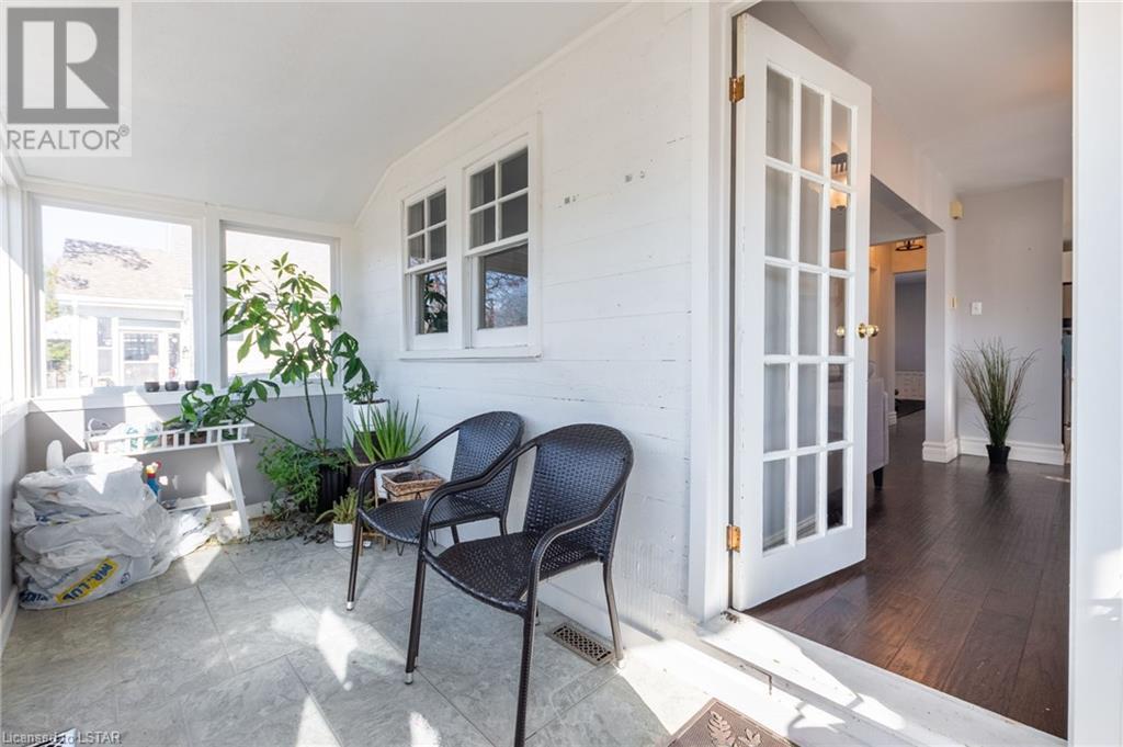 6 APPEL Street