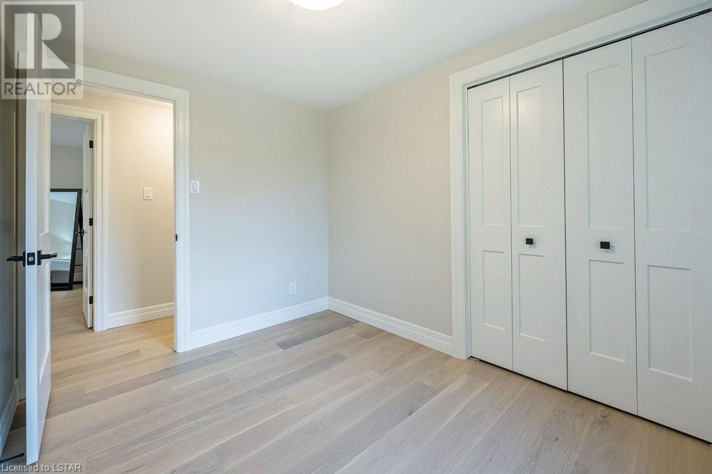 132 SIMCOE Crescent
