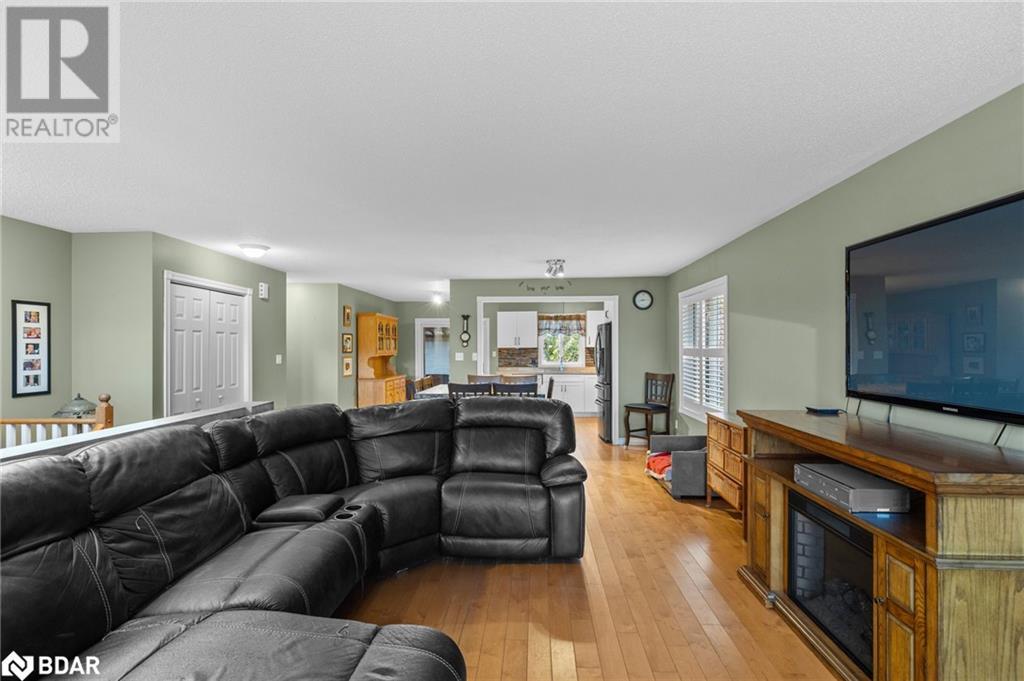 9 KENWELL Court