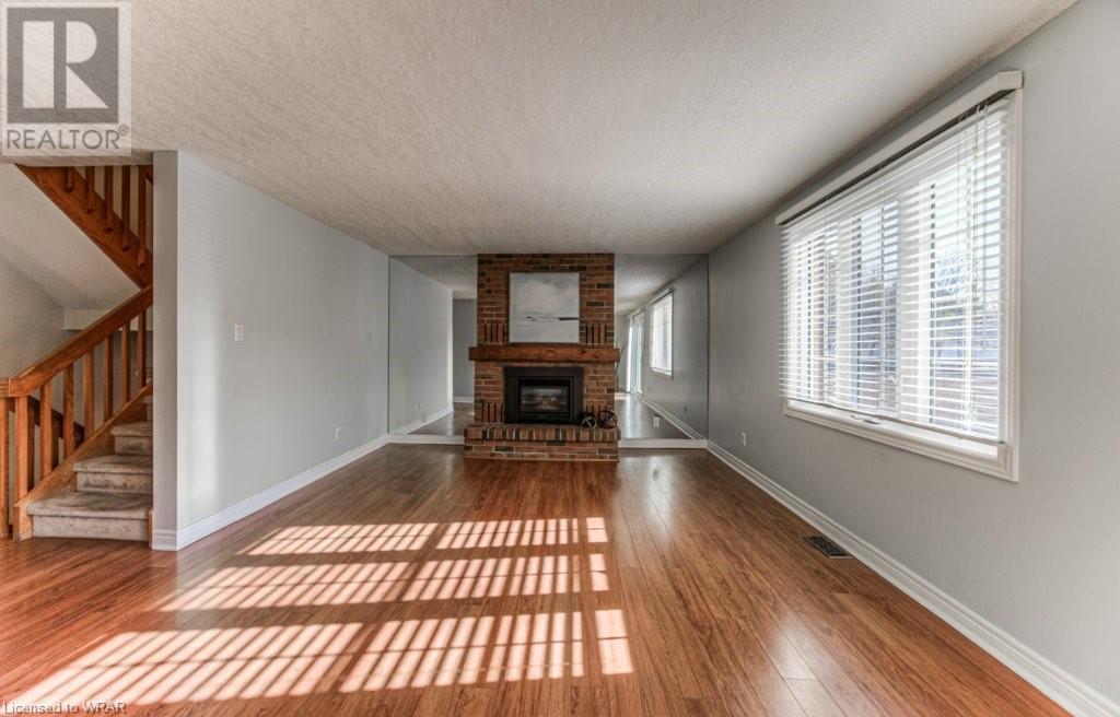 214 KINGSWOOD Drive Unit# 8