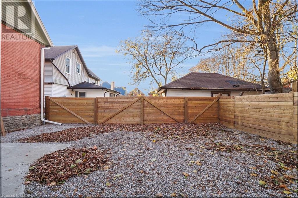 89 GLADSTONE Avenue