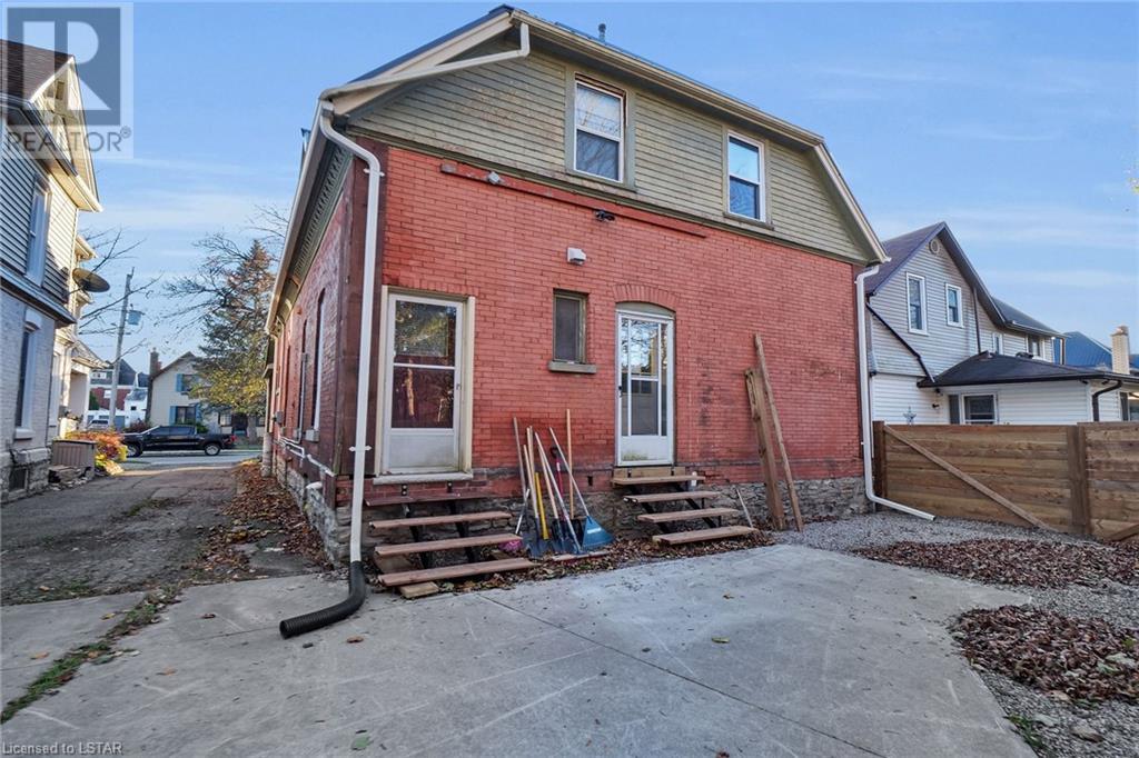 89 GLADSTONE Avenue
