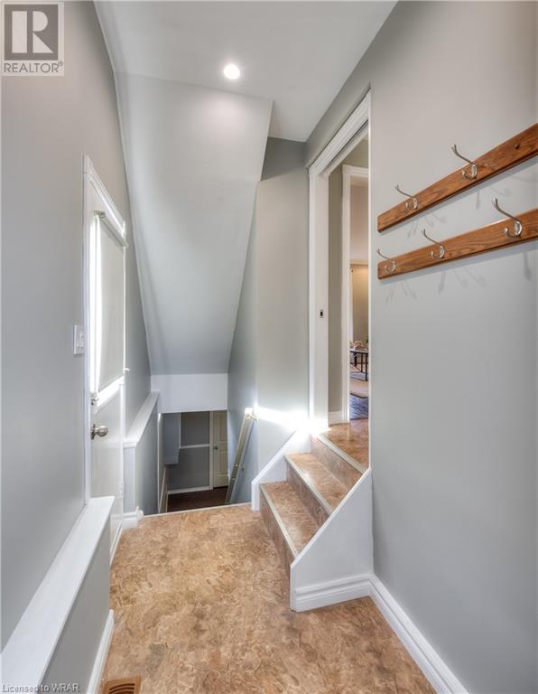 94 BLOOMINGDALE Road N