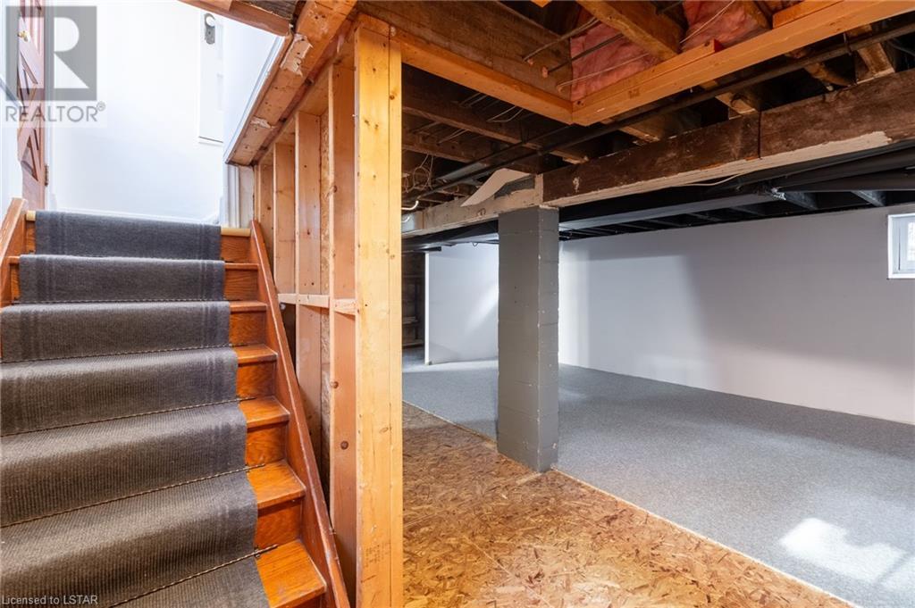320 S RIDOUT Street