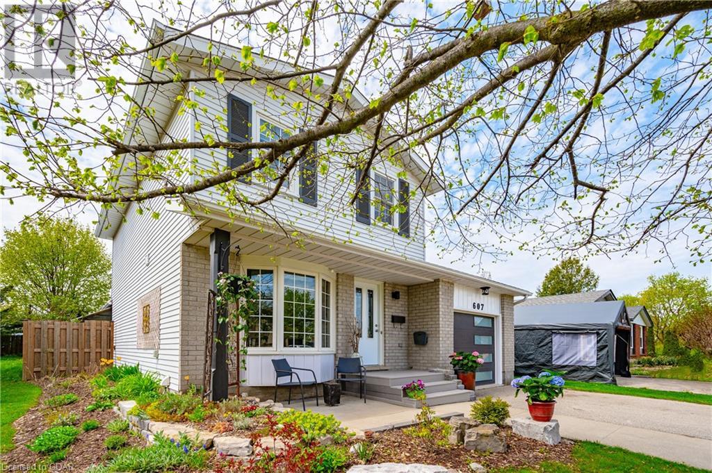 607 HOLMAN Crescent