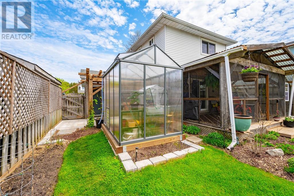 607 HOLMAN Crescent