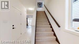 963 DEVERON Crescent