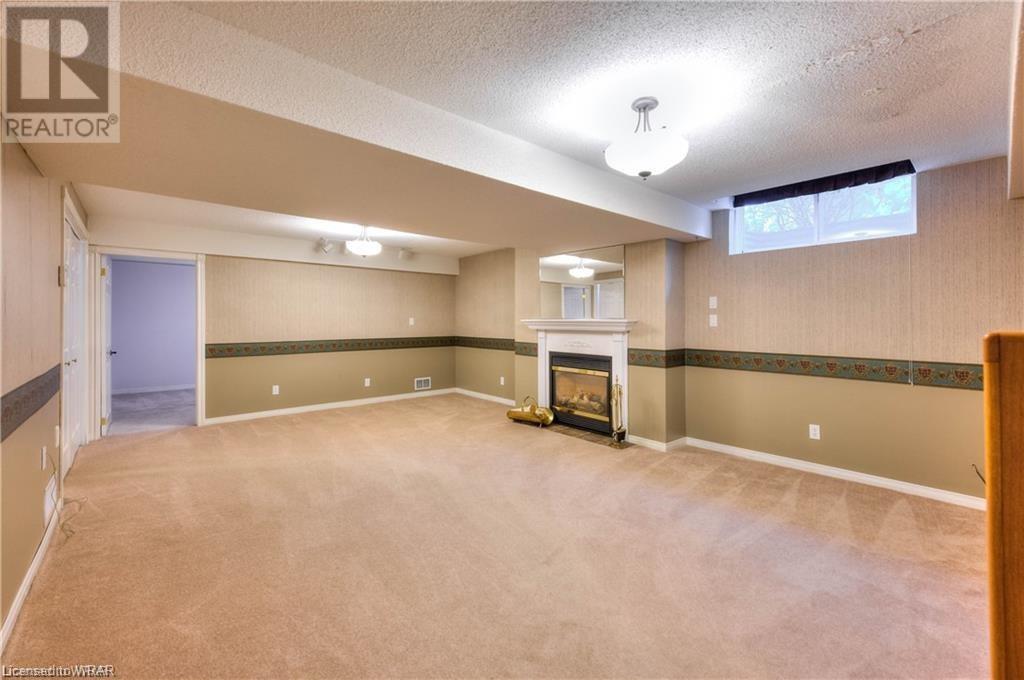 12 VILLAGE Crossing E