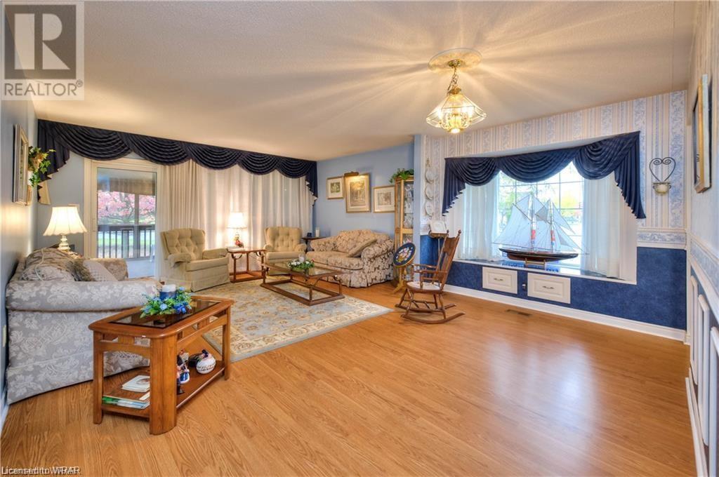 12 VILLAGE Crossing E