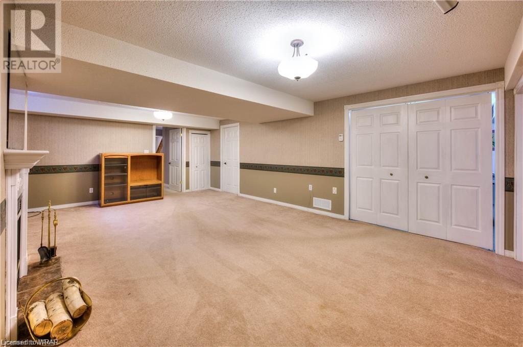 12 VILLAGE Crossing E