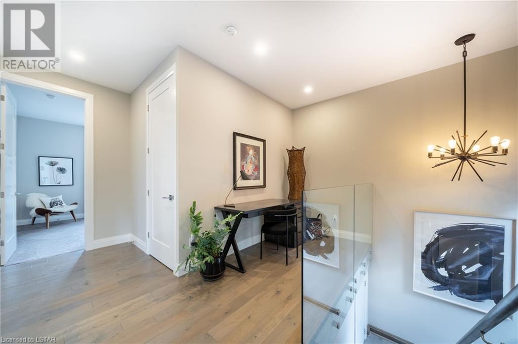 433 HYDE PARK Road Unit# 8