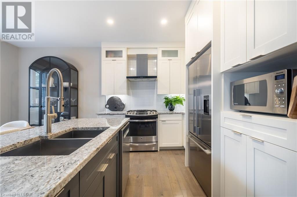 433 HYDE PARK Road Unit# 8