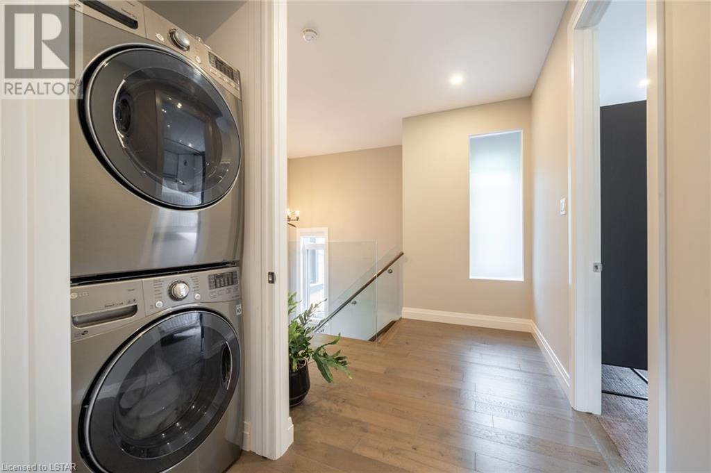 433 HYDE PARK Road Unit# 8